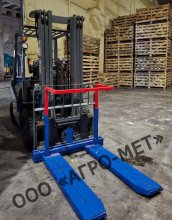 Контейнероопрокидыватель на вилочный погрузчик КН-1000