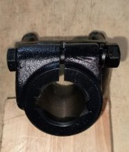 Вилка 4-ой серии с цилиндрическим отверстием под шпонку D=30мм под крестовину 27х74,6