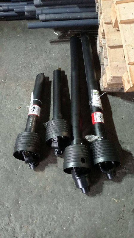 Карданный вал 6-ой серии с защитным кожухом 710Нм с обгонной муфтой 3500Нм, крестовина 30,2х92